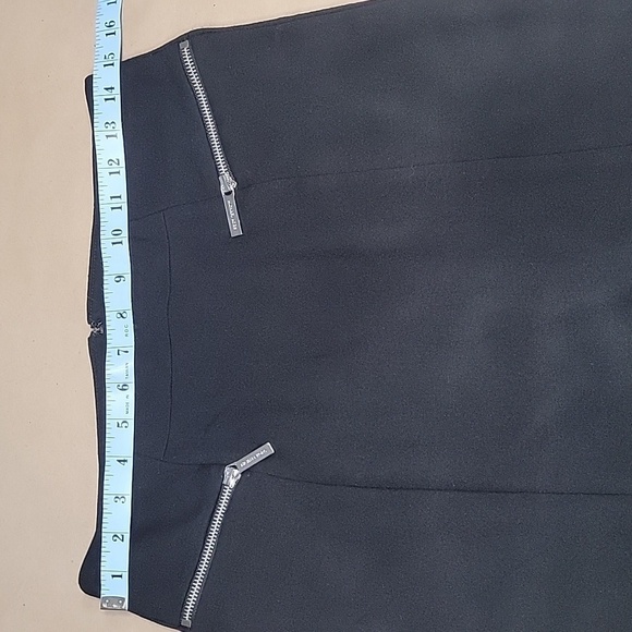 Michael Kors Size 8 Black Pencil Skirt Stretchy, Exposed Zipper Exc. Cond. - Picture 4 of 9